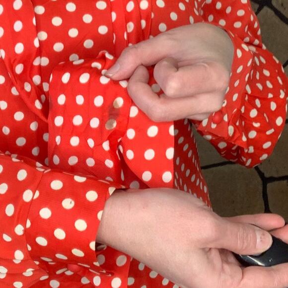 Vintage 70s Red Polka Dot Blouse with Bow Neck – Stoner Square, Size 16 - Picture 11 of 16